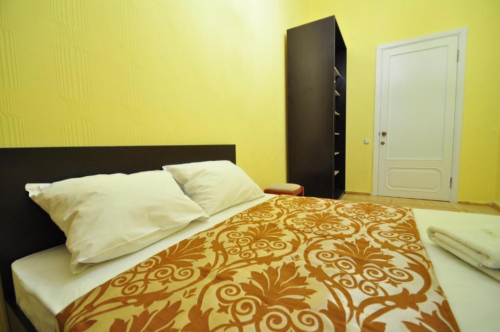 Status Guesthouse Kiev Room photo